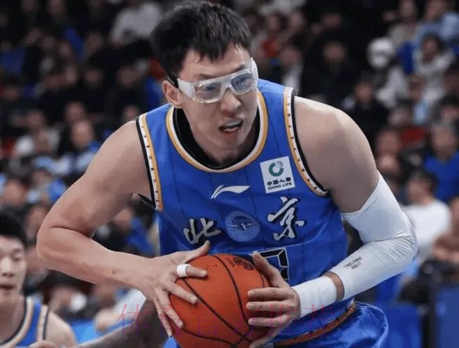 周琦全场出战24分钟，6中3得到9分10板1助攻